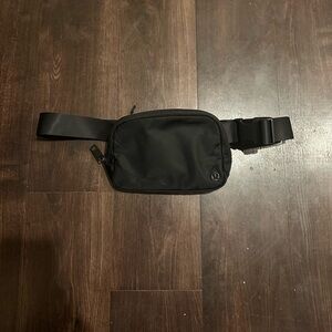 Lululemon Everywhere Belt Bag All Black Zip Fanny Pack Purse Logo